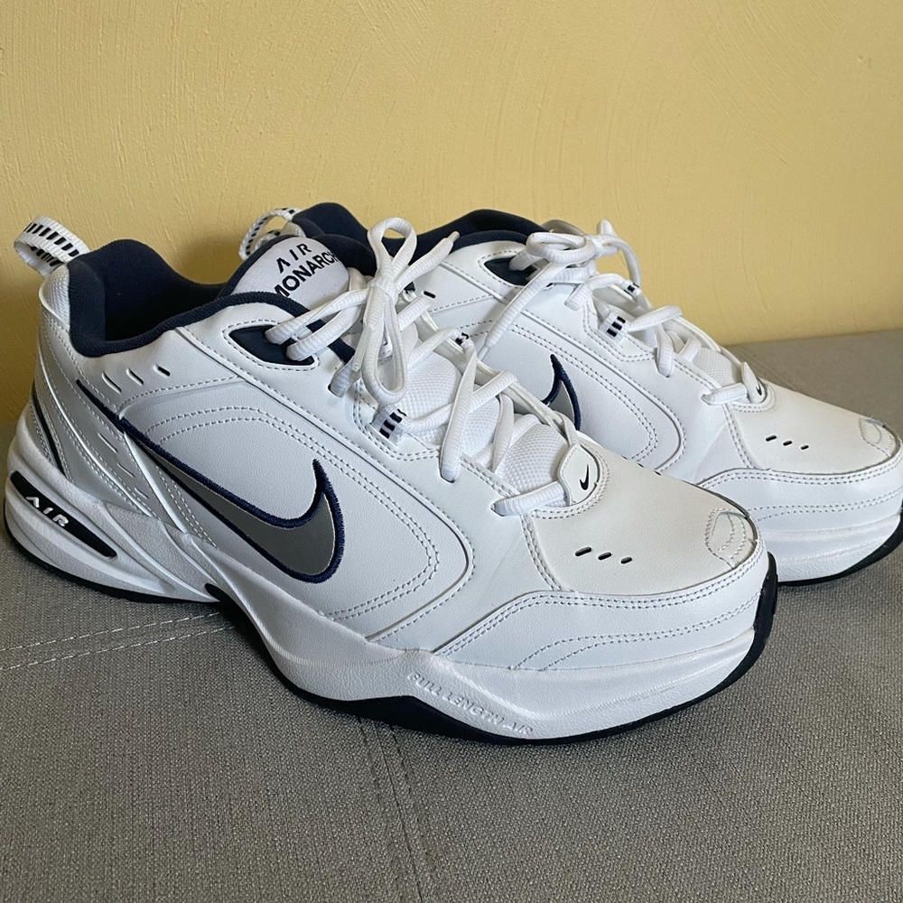 Nike Air Monarch IV